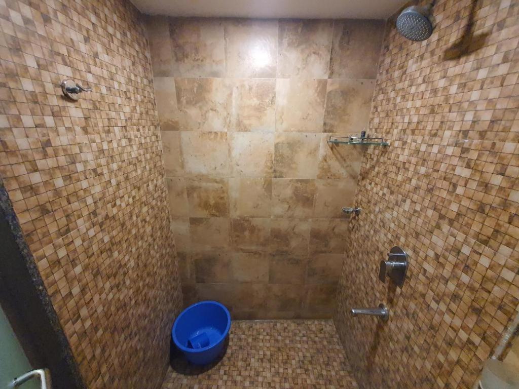 Homestays At Rajhans Belliza Near Airport Сурат Экстерьер фото